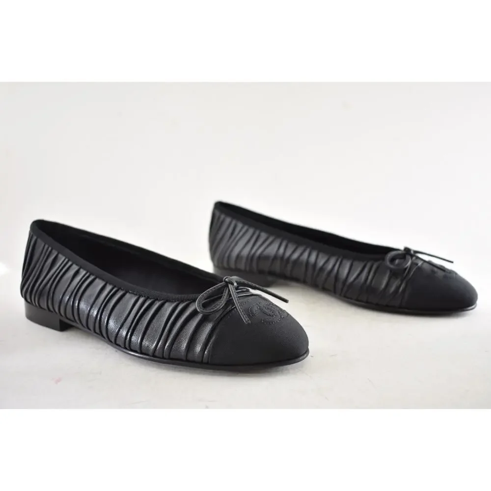 Chanel 26A Black Pleated Lambskin Leather CC Logo Bow Ballet Ballerina Flat 38.5